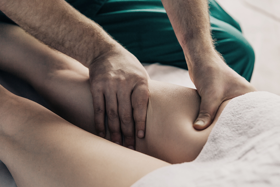 Manuelle Lymphdrainage an den Beinen